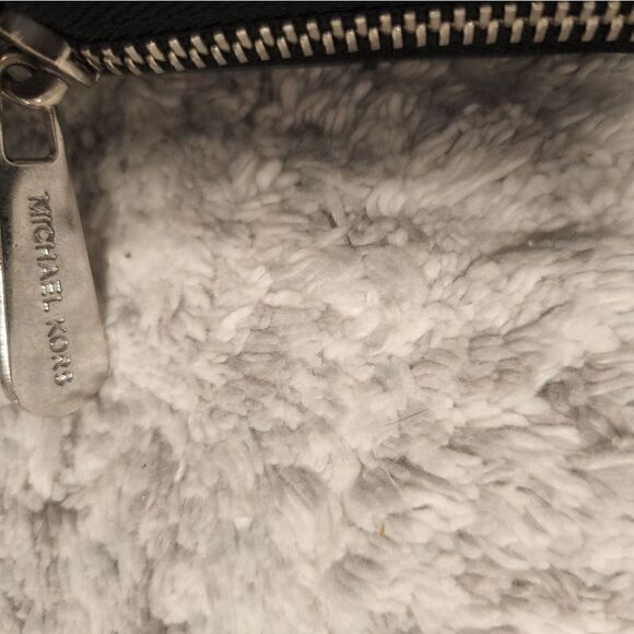 Michael Kors black wallet  - Picture 7 of 8